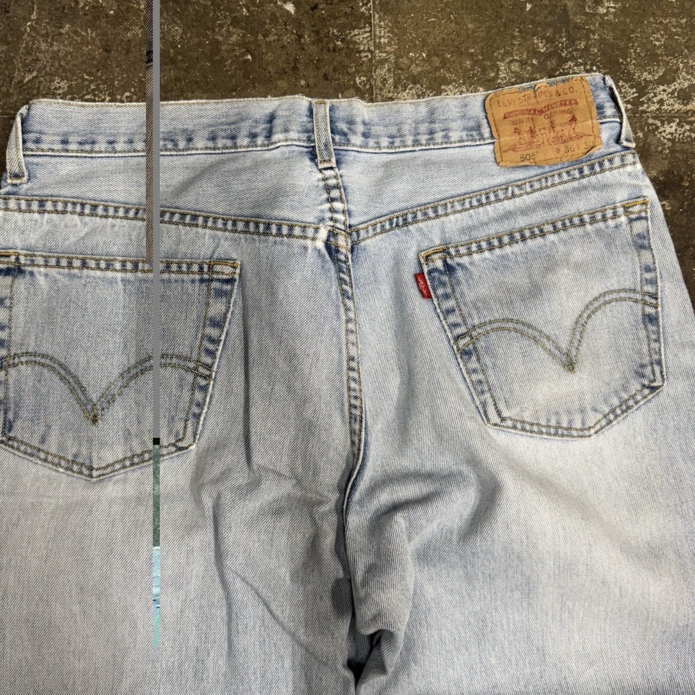 Vintage LEVIS 505 Blue Light Wash Denim Jeans W36 L25.5 Regular Fit Straight Leg - Picture 3 of 5